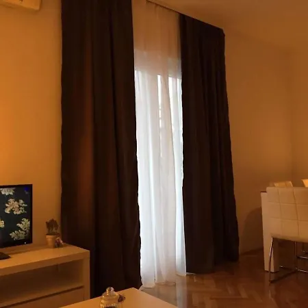 Stela Near Split Appartement *